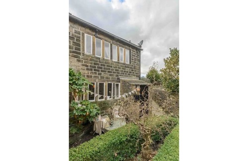 Wadsworth Cabaña | Romantic getaway. Old Town, Hebden Bridge.