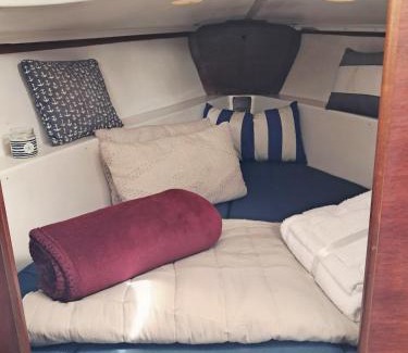 Lapa Alquiler De Eote | Romantic getaway on a sailboat in the Tagus