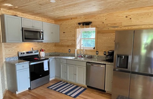 Sevierville Cabina | Romantic Hidden Cabin 15 mins from Pigeon Forge and Dollywood.
