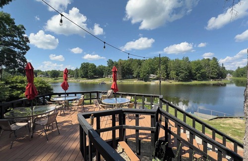 Alger Cabina | Romantic Hideaway | Hot Tub, Fire Pits & Paddle Board Rentals