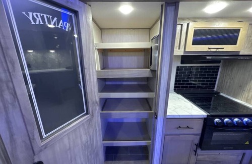 Newhall Casa | Cozy Cutesy camper !