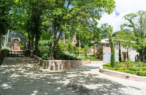 Newlands Cabaña | Romantic hideaway with Mountain Views
