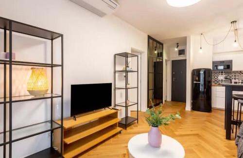 Erzsebetvaros Apartamento | Romantic Home by Andrassy street with Garage and Rooftop Pool