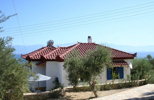 Pylos-Nestoras Casa | Casa romántica sobre el mar (línea de aire 30 m) con vistas pintorescas
