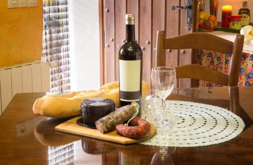 Laroya Casa | Romantic house for 2 or 4 people with jacuzzi