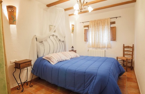 Laroya Otro | casa romantica para 2 o 4 personas con jacuzzi