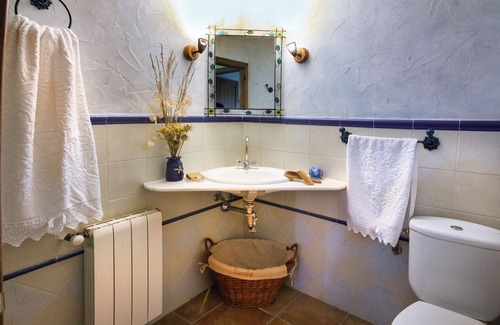 Laroya Otro | casa romantica para 2 o 4 personas con jacuzzi