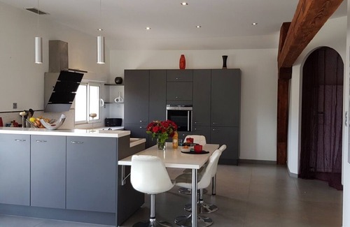 Raissac-d'Aude Apartamento | Cottage romántica, la comodidad de acceso DRCT piscina de hidromasaje y gimnasio, ideal pareja