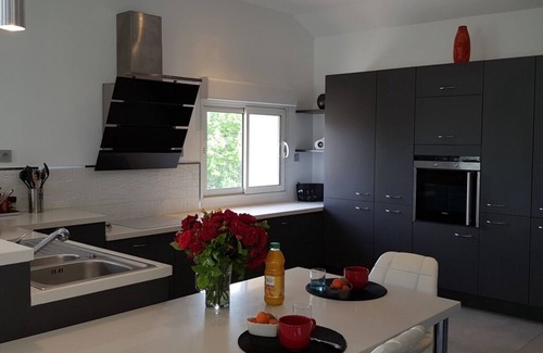 Raissac-d'Aude Apartamento | Cottage romántica, la comodidad de acceso DRCT piscina de hidromasaje y gimnasio, ideal pareja