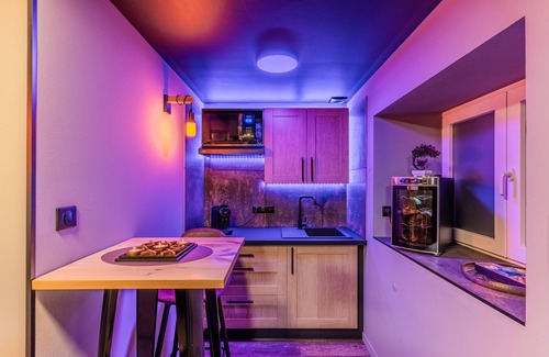 Drusenheim Casa | ⚜️ Romantic Love Room | Jacuzzi, Sauna & Terrace | Near Strasbourg 💕