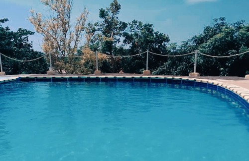 Boscobel Casa | Romantic Luxurious villa w/hot tub — 20 min from the beach!