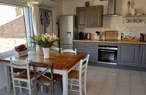 Meze Cabaña | Romantic Maison de Pecheur, sparkling sea views