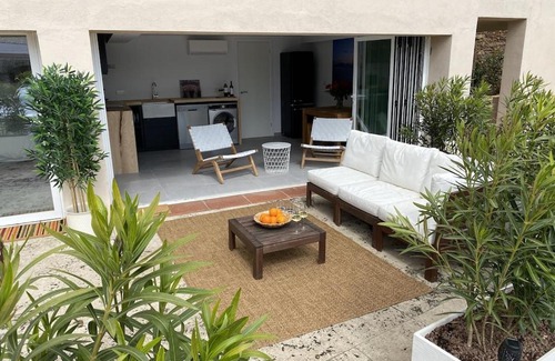 Begur Apartamento | Romantic modern apartment private swimming pool 5 min walk from Begur Centre