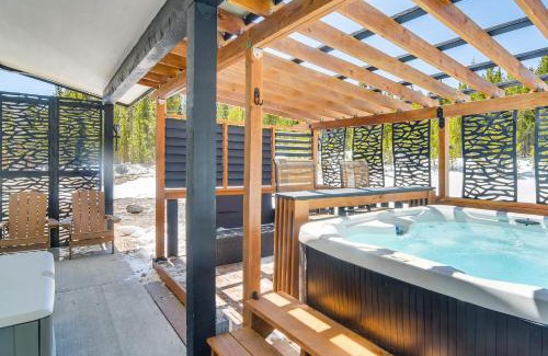 Saint Mary's Casa | Romantic Mountain Retreat with Scenic Views!