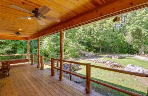 Mountain View Casa | Romantic Mountain View Cabin Rental Near Downtown!