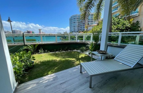 Puerta de Tierra Condominio | Romantic Oceanfront Private Patio Full Generator