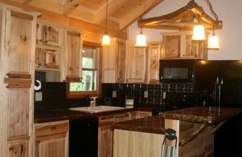 Clyde Casa | Romantic One-Bedroom Cabin with a Fireplace near Asheville, North Carolina