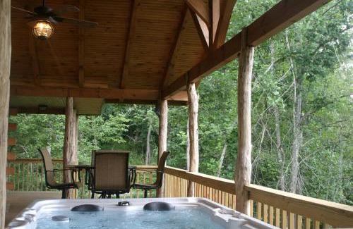 Clyde Casa | Romantic One-Bedroom Cabin with a Fireplace near Asheville, North Carolina