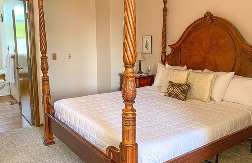 Branson Cama Y Desayuno | Romantic Ozark Mountain Setting ~ Just Minutes From Branson