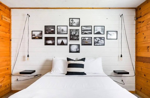 Long Pond Cabaña | Romantic Pet Friendly Cottage