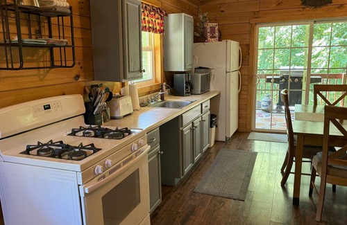 Logan Cabina | Lujoso-Prairie Rose Cabin-Vista al bosque-Cabaña-Baño Privado