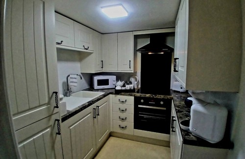 Middlesbrough Cabaña | Romantic Cottage & Garden For Two North Yorkshire