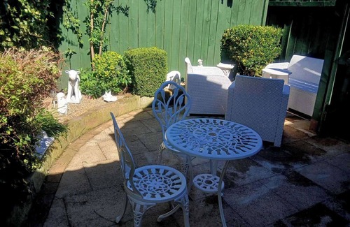 Middlesbrough Cabaña | Romantic Cottage & Garden For Two North Yorkshire