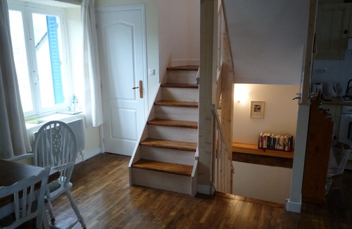 Guemene-sur-Scorff Cabaña | Romántico, renovado Cottage en el pueblo medieval para 6 - Jardín privado amurallado