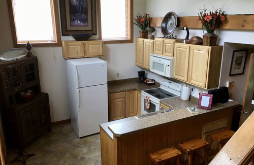 Redstone Casa | Romantic Cottage Riverfront