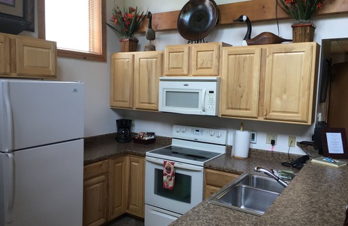 Redstone Casa | Romantic Cottage Riverfront