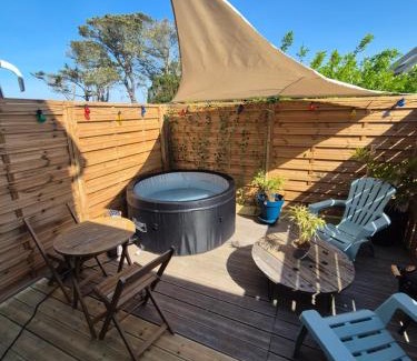 Lampaul-Plouarzel Apartamento | Romantic room le moutik du bord de mer avec SPA et sauna parking gratuit