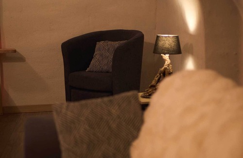 Meilhaud Apartamento | Romantic room with jacuzzi and private sauna