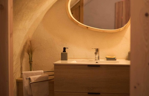 Meilhaud Apartamento | Romantic room with jacuzzi and private sauna