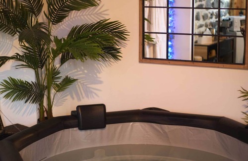 Meilhaud Apartamento | Romantic room with jacuzzi and private sauna
