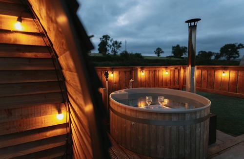 Kirkby Stephen Cabina | Grande-Hot Tub-Cabaña-Baño con ducha