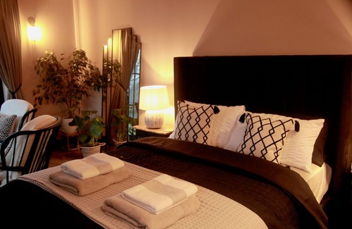 Sevenoaks Cama Y Desayuno | Romantic rural sunset retreat in historical Kent countryside for escape or fun!