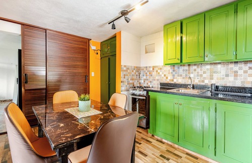 Constanza Cabina | Romantica Cabaña rustica con chimenea a 5 Mil pies de altura, Pet Friendly