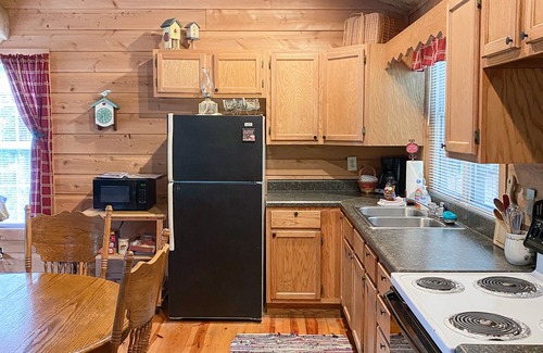 Muddy Pond Cabina | aislado, romántico, alquiler de cabaña para 2, cerca de Cookeville, Crossville, TN