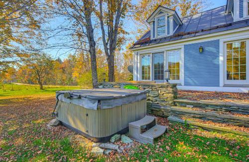 Rochester Casa | Romantic, Secluded Vermont Getaway with Hot Tub