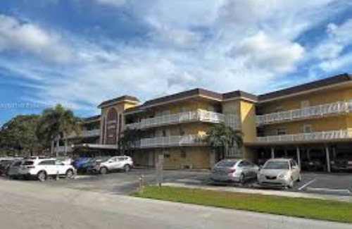 Pompano Beach Apartamento | Romantic Spanish villa