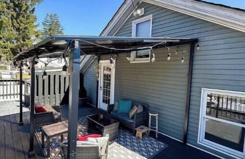 Westtown Apartamento | Romantic spot above restaurant., ideal for the gourmet