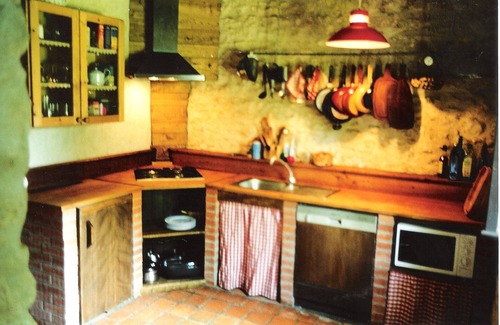 Varaignes Casa | Romántica casa de piedra, muy tranquila en el parque natural.