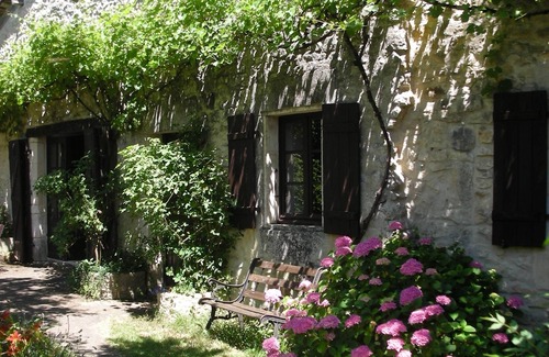Varaignes Casa | Romántica casa de piedra, muy tranquila en el parque natural.