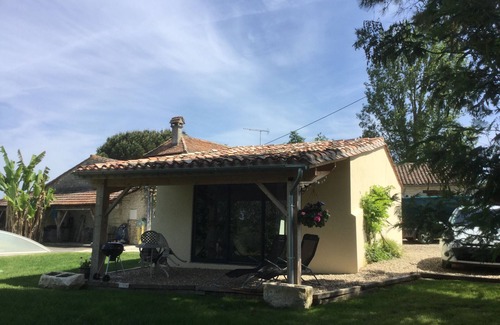 Saint-Sernin Cabaña | Casa rural romántica enclavada en los viñedos y ciruelas pasas, jardín privado propio