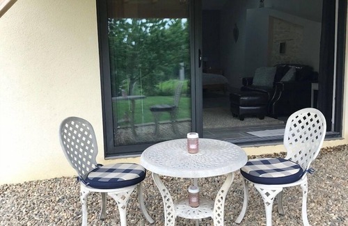 Saint-Sernin Cabaña | Casa rural romántica enclavada en los viñedos y ciruelas pasas, jardín privado propio