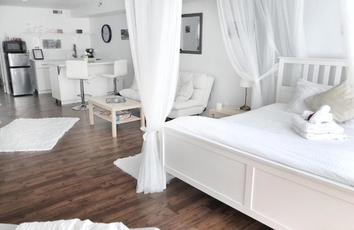 Port Franks Casa | Romantic Studio Cottage