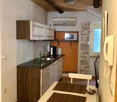 Vrsar Apartamento | Romantic studio old town