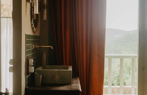Ripoll Cabaña | Romantica Suite con magnificas vistas y chimenea