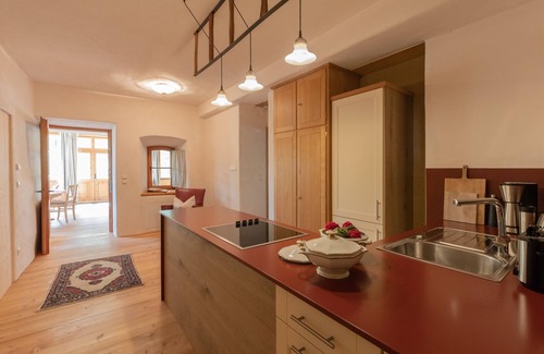 Tesimo Apartamento | Romantic vacation apartment on a historic estate