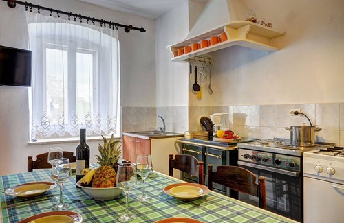 Gracisce Villa | Romántico Villa Angelina con una piscina para unas vacaciones muy especiales